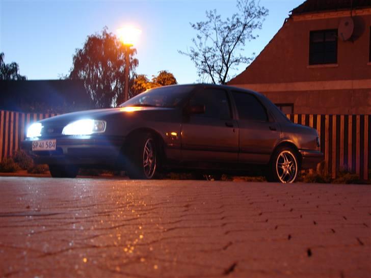 Ford sierra doch (SOLGT)  - fra da jeg havde xenon på... alt for nice lys billede 1