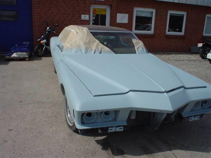 Buick Riviera - her er den ved maleren.... billede 12