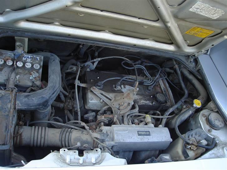 Toyota Mr2 1,6 16v  * Solgt * - Det er enormt beskidt, og snasket, men det bliver der gjordt noget ved. billede 8