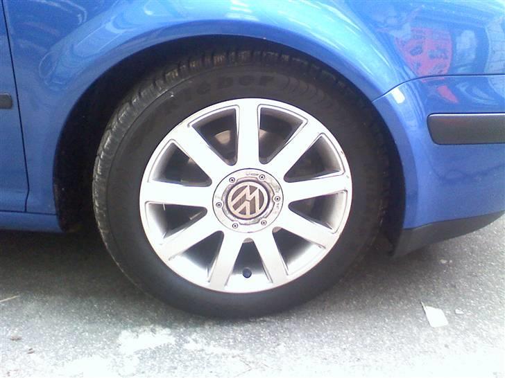 VW Golf IV (Solgt) - De er lidt sildte, men dækkene er næsten nye. Et udemærket køb for 2000 kr billede 16