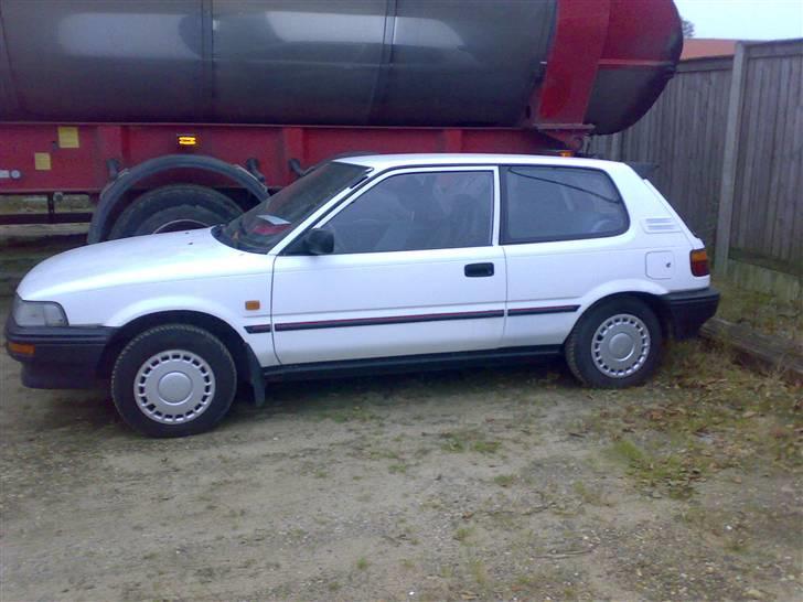 Toyota corolla (Skrotet) billede 1