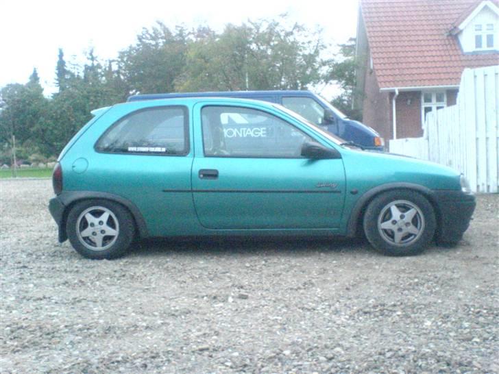 Opel Corsa B "Solgt" - fra siden af, efter der er kommet gevindundervogn på billede 15