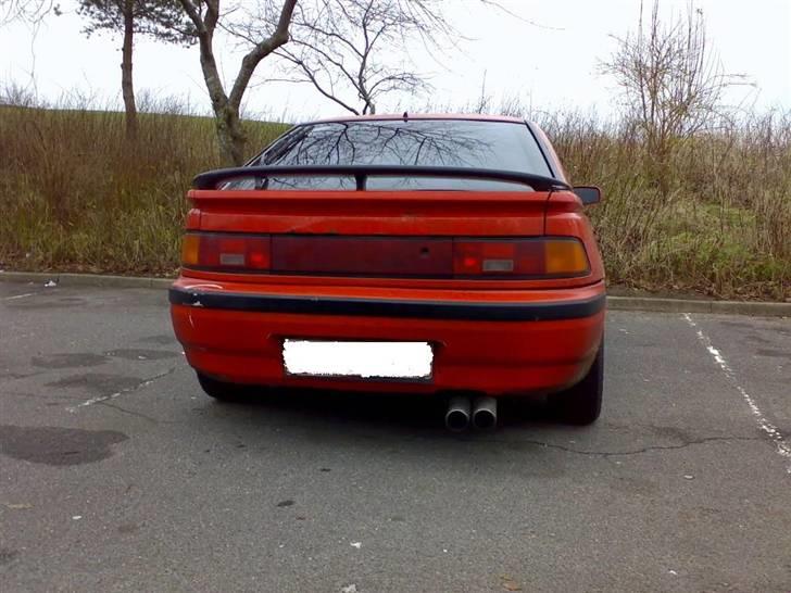 Mazda 323F *SOLGT* billede 2