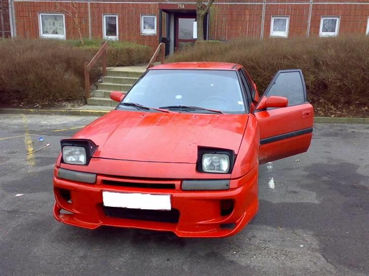 Mazda 323F *SOLGT* billede 5