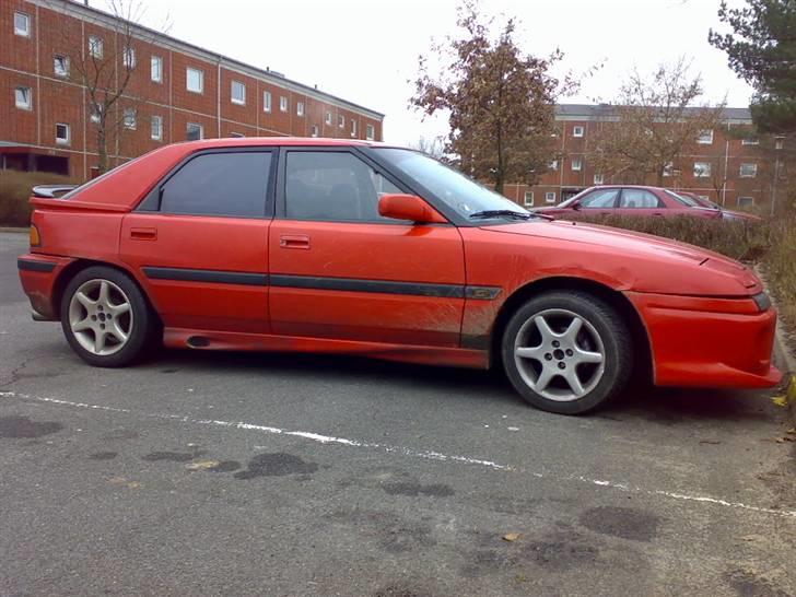 Mazda 323F *SOLGT* billede 6