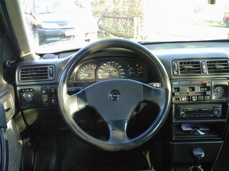 Opel Vectra A GT - En af danmarks dejligste Arbejdspladser..he he... billede 6