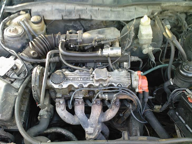 Opel Vectra A GT - Hjertet i den......ikke kønt, men effektivt... billede 7