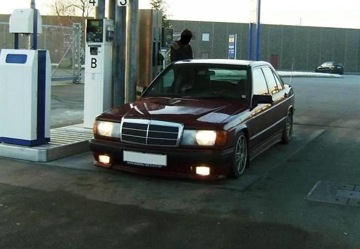 Mercedes Benz  190 D 2,5 (totalskadet) billede 8