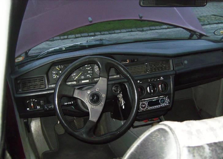 Mercedes Benz  190 D 2,5 (totalskadet) billede 18