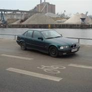 BMW 325i  *SOLGT*