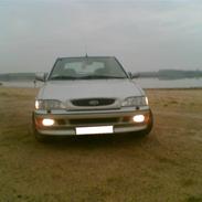 Ford escort 1,8 sport i