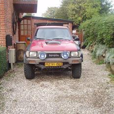 Toyota hilux  ( tilsalg )