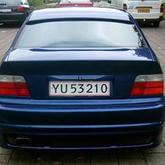 BMW E36 320i (TOTAL SKADET)