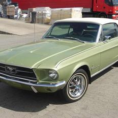 Ford Mustang convertible