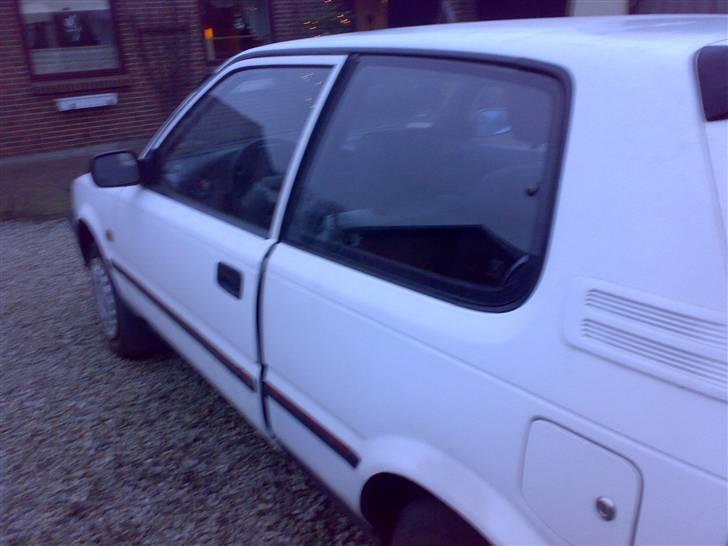 Toyota corolla (Skrotet) billede 3