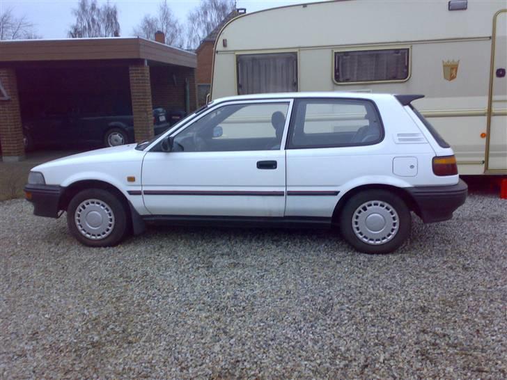 Toyota corolla (Skrotet) billede 4