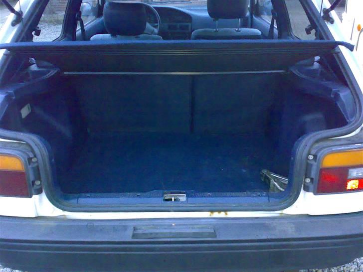 Toyota corolla (Skrotet) billede 10