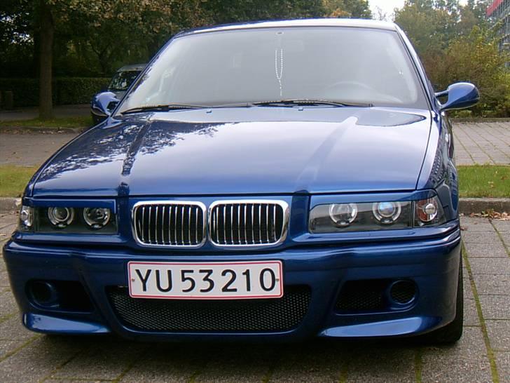 BMW E36 320i (TOTAL SKADET) billede 1