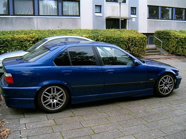 BMW E36 320i (TOTAL SKADET) billede 3