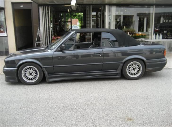 BMW e30 325i cabrio. SOLGT billede 13