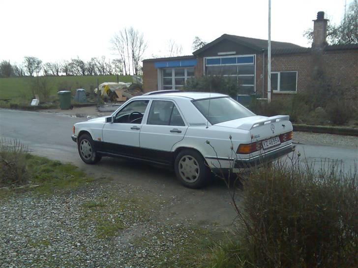 Mercedes Benz 190E 2.0  billede 4