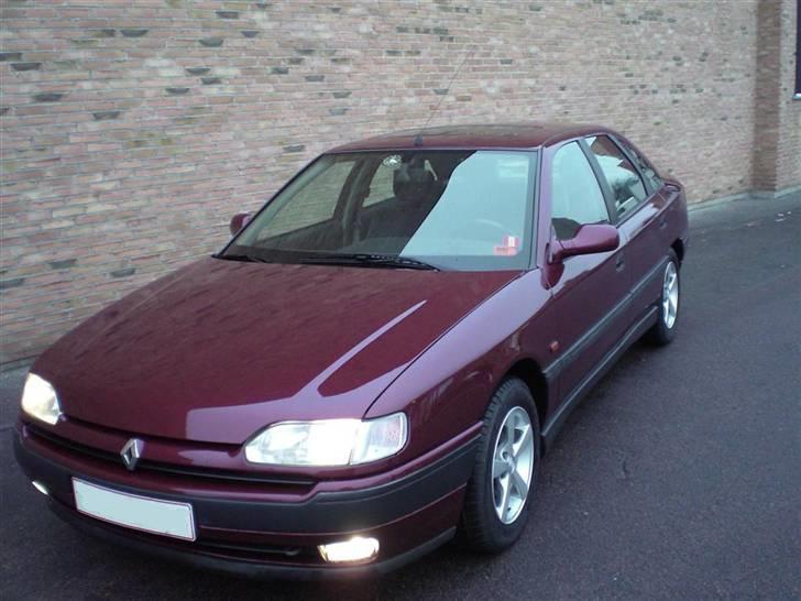 Renault Safrane dT *** SOLGT*** - Lakken er ret pæn, alderen taget i betragtning... billede 1