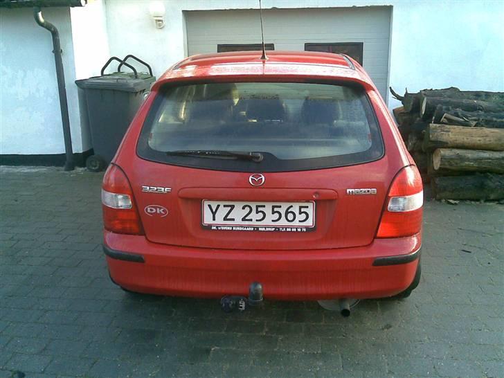 Mazda 323 f bj solgt billede 3