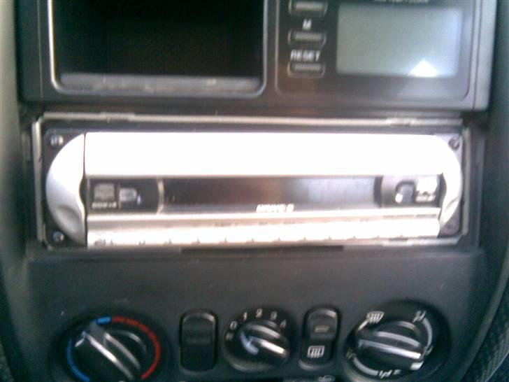 Mazda 323 f bj solgt billede 6