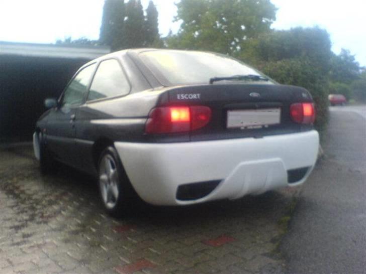 Ford Escort 1.8 16v (Solgt) billede 16