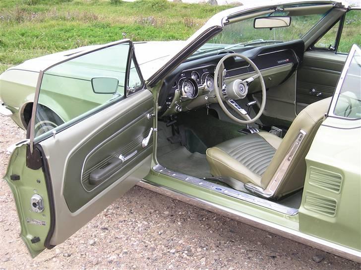 Ford Mustang convertible - Bemærk bl.a. ingen rust i døre billede 1