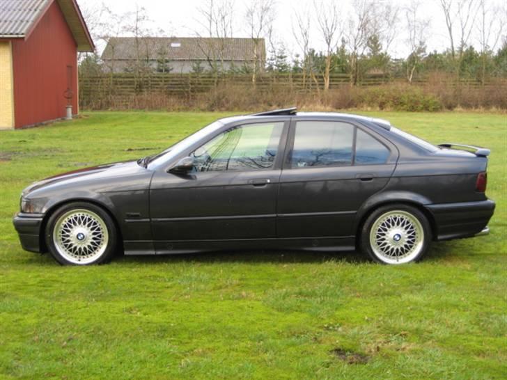 BMW E36 320i Vanos (SOLGT) billede 4