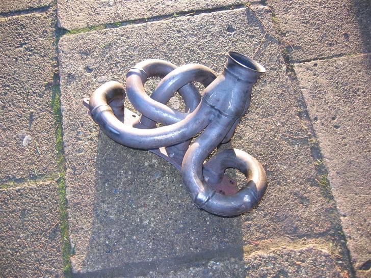 Peugeot 306 1.8  - Den nye udstødningsmanifold billede 12