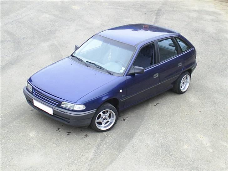 Opel Astra 1,6i (solgt) billede 1