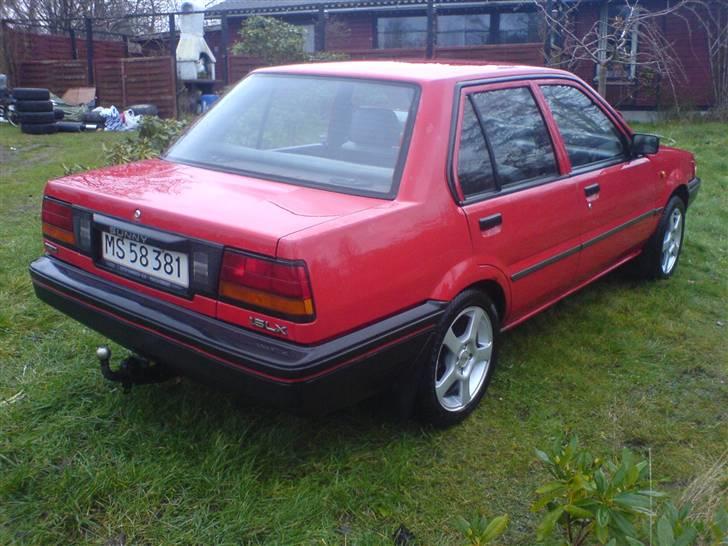 Nissan sunny billede 2