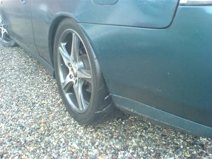 Honda Prelude - Stikker kun ud i bunden så kan godt komme bredere dæk på  billede 10