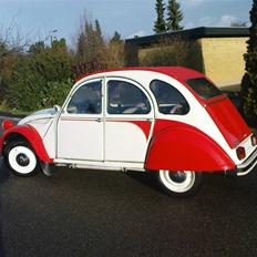 Citroën 2 CV Dolly.