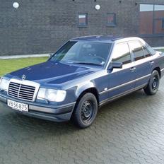 Mercedes Benz 300 E
