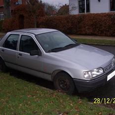 Ford sierra 2.0i cl skrottet