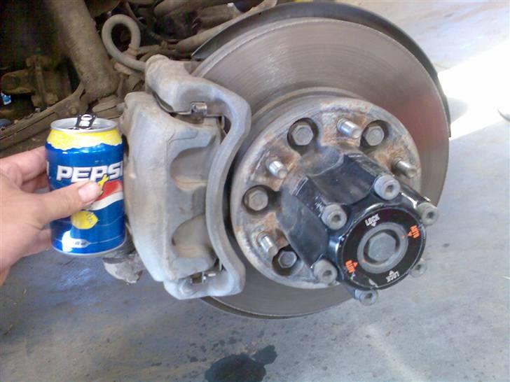 Nissan patrol  y61 - jah det kræver jo bremser at stoppe 2500 kg billede 7