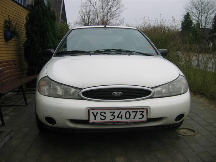 Ford mondeo mk2 SOLGT billede 1