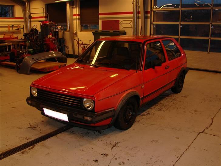 VW Golf 1,6 GTD - her er hun så billede 1