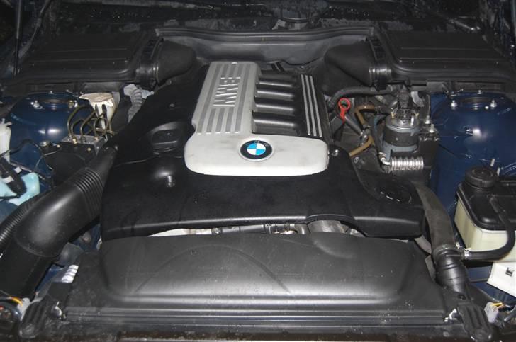 BMW E39 530D Touring **SOLGT* billede 14