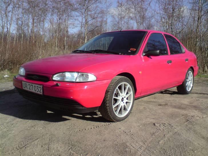 Ford Mondeo 1.8 16v clx SOLGT billede 7