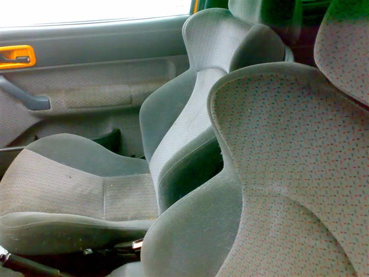 Ford Escort - Lige et sniger billed af mine sæder (: jeg undskylder de ikke er støvsuget :p billede 8