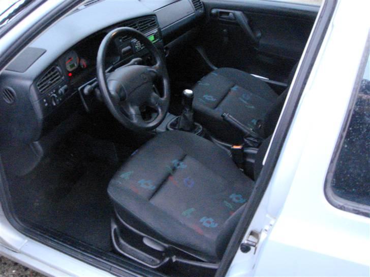 VW Golf 3 Variant - Solgt  - ja den ser lidt misfarvet ud, er den dog ikke i virkeligheden  !  billede 5