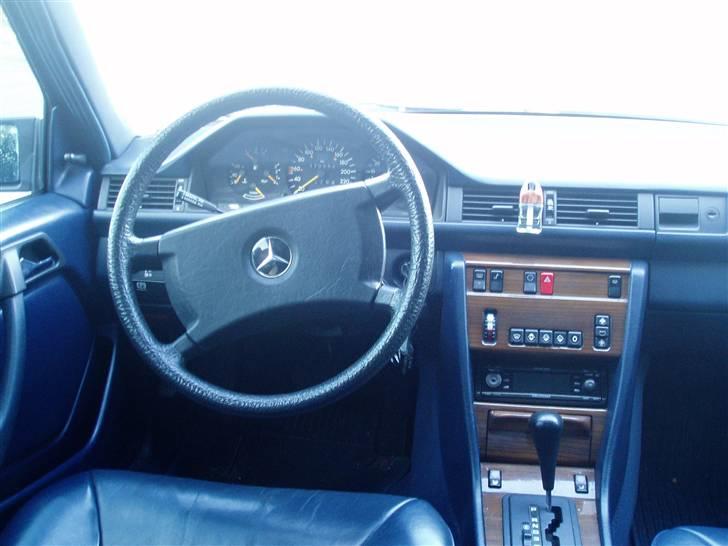 Mercedes Benz 300 E billede 18