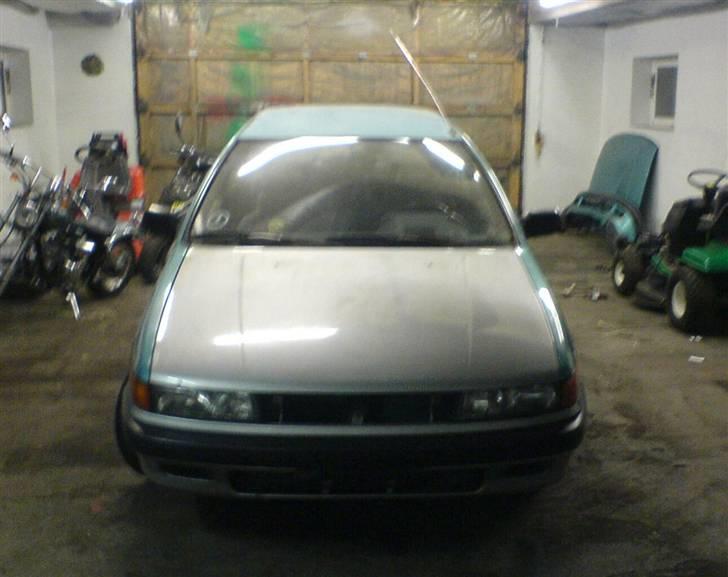 Mitsubishi Colt solgt - motorhjelm og kofanger kommet på billede 12