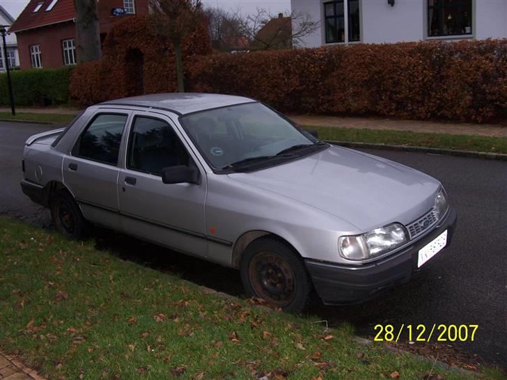 Ford sierra 2.0i cl skrottet billede 1