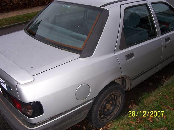 Ford sierra 2.0i cl skrottet billede 2