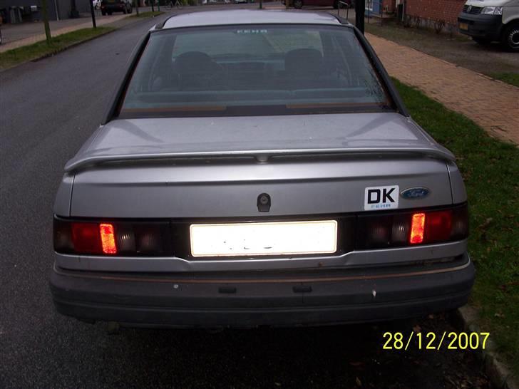 Ford sierra 2.0i cl skrottet billede 3